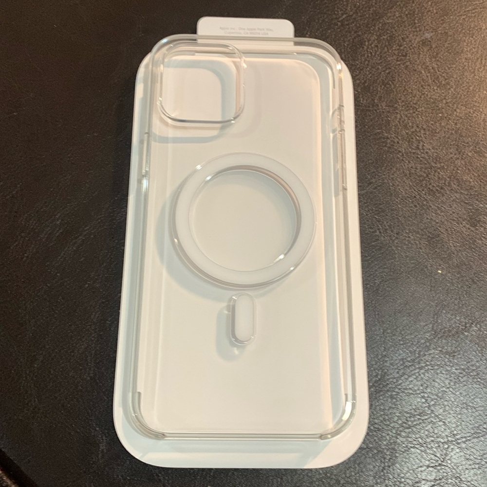 IPHONE 12 ProMax clear case (mag safe)